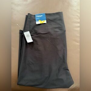 Old Navy Black Capris Leggings